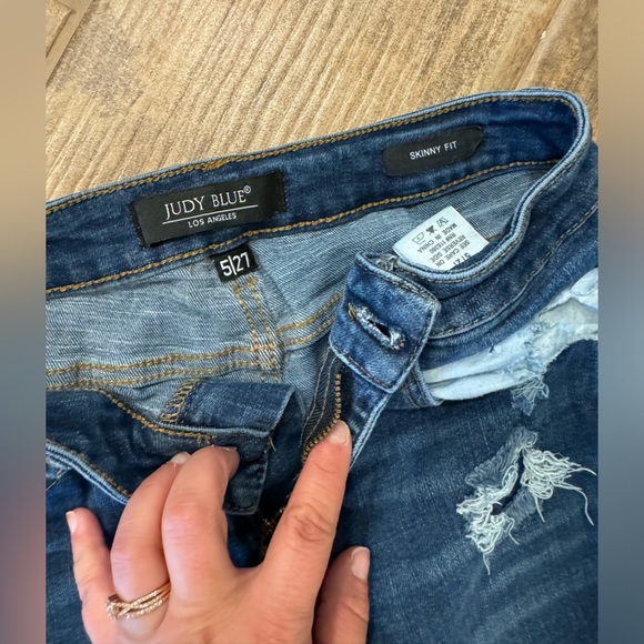 Judy Blue size 5/27 skinny jeans - Picture 3 of 3